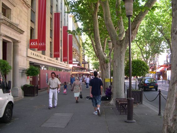  artère commerçante